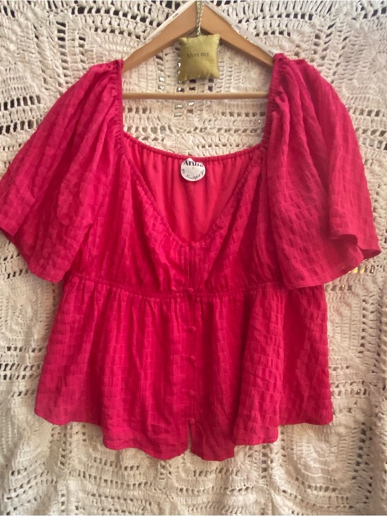 Tops - Arula Raspberry Pink Textured Peplum Blouse Size B 2X Flutter Sleeve